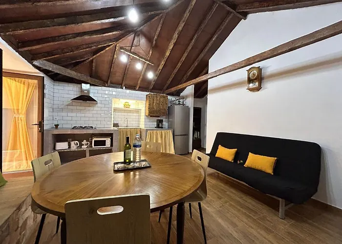 Tradicional Casa Canaria Con Piscina Y Vistas Al Teide