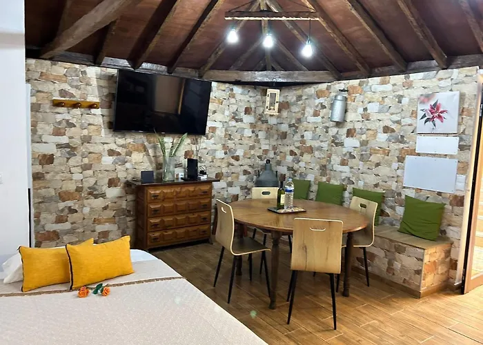 Tradicional Casa Canaria Con Piscina Y Vistas Al Teide